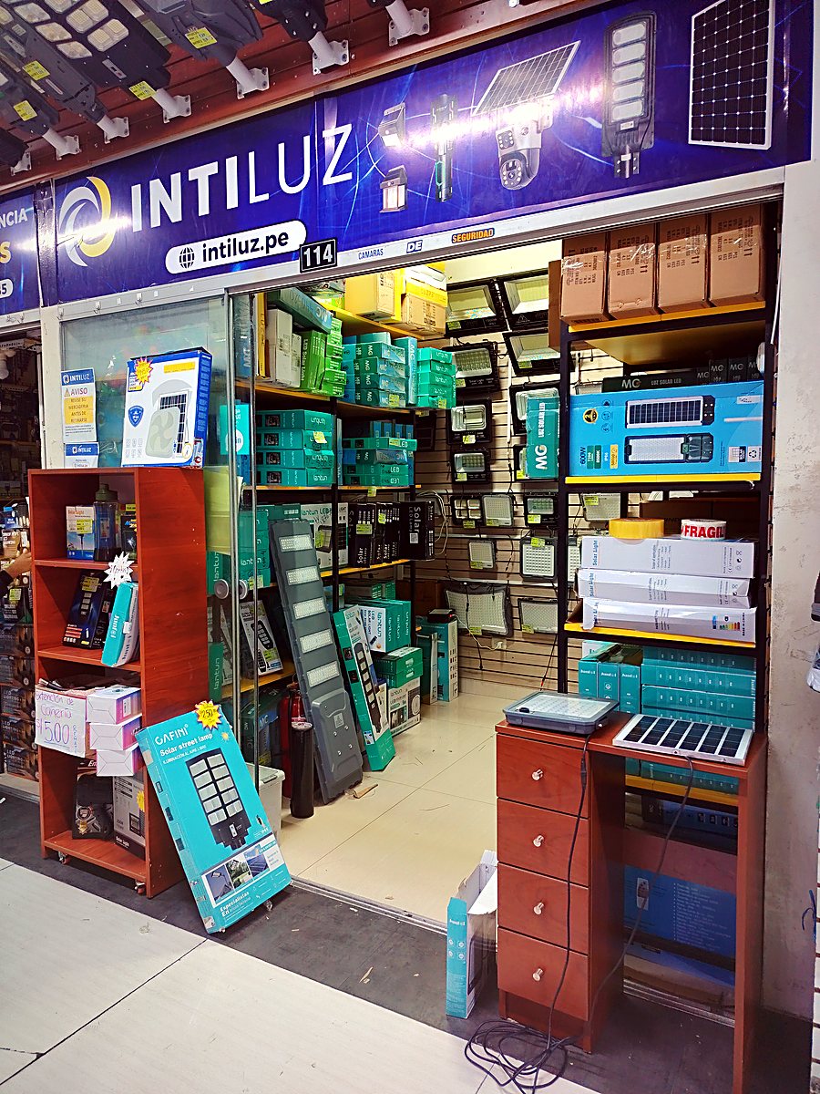 Tienda 114 Intiluz: reflectores y luces solares