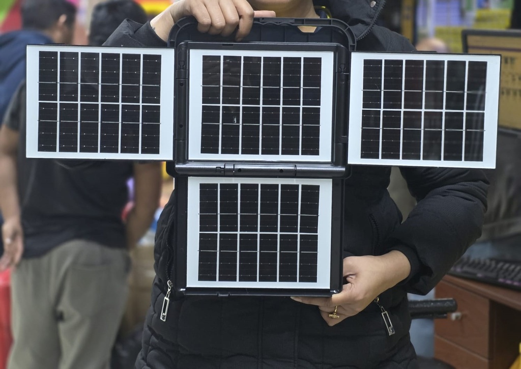 REFLECTOR PORTATIL 4 PANELES SOLAR |XY11846|