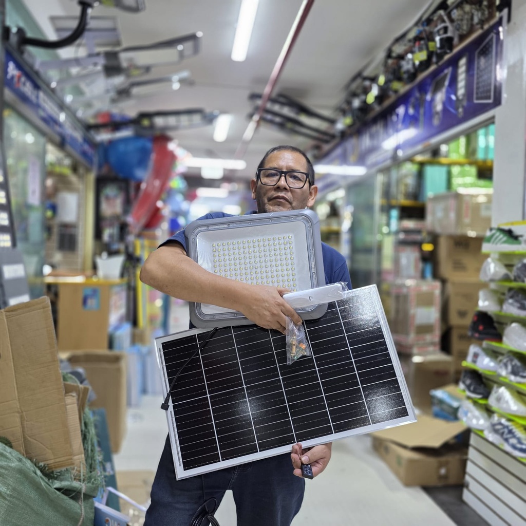 REFLECTOR CON PANEL SOLAR 500W |440484|  