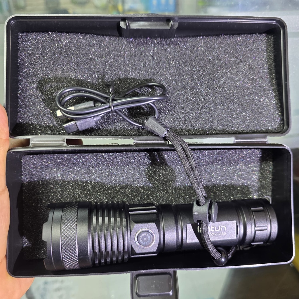 LINTERNA TACTICA LED RECARGABLE CON BATERIA DE LITIO 26650 |QXY-A55|