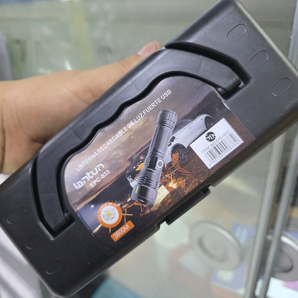LINTERNA RECARGABLE CON 1 BATERIA DE LITIO 18650 Y ADAPTADOR |EPC-833| 