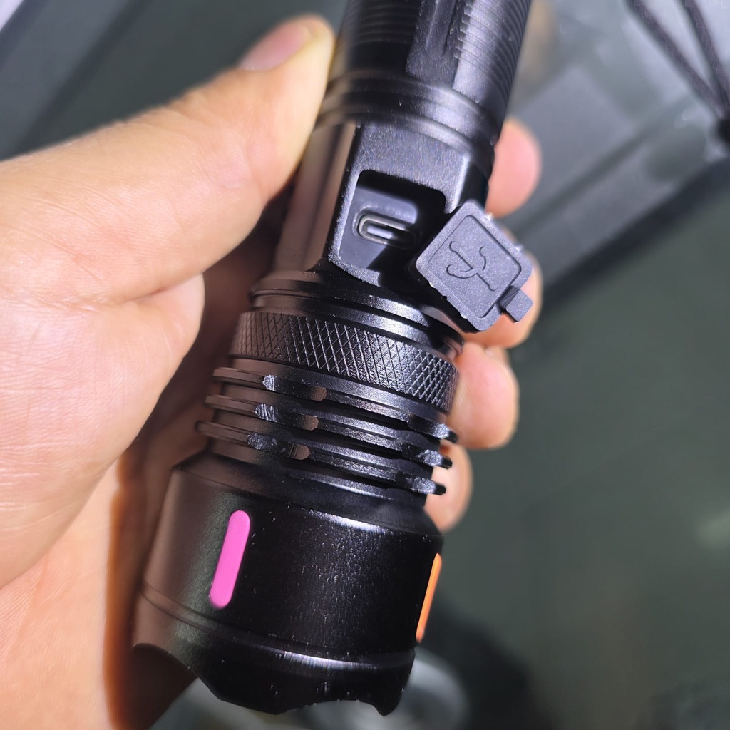 LINTERNA RECARGABLE CON 1 BATERIA DE LITIO 18650 Y ADAPTADOR |EPC-833| 